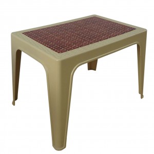 Table basse décorée beige